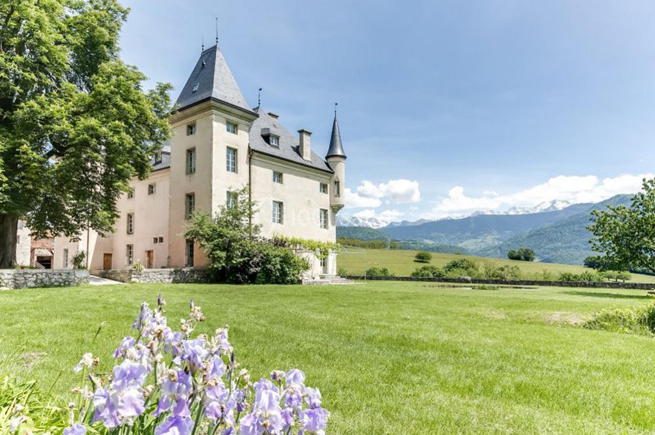 Location salle Saint-Vincent-de-Mercuze (Isère) - Chateau du Montalieu #1